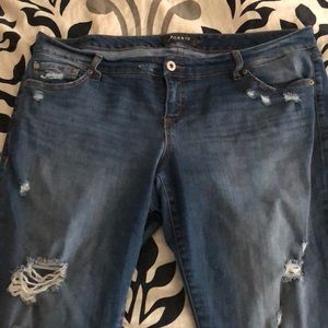 Torrid Boyfriend Premium Jean Capri Size 16
